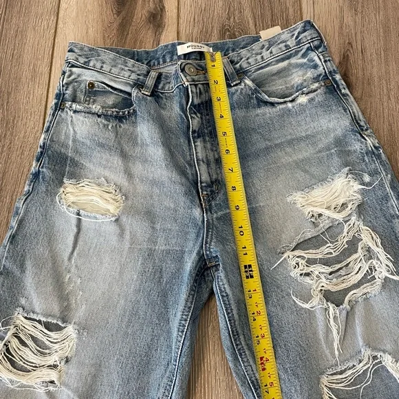 Moussy Vintage Japanese Denim Distressed Jeans
Size 29 High Rise Straight - Picture 7 of 9